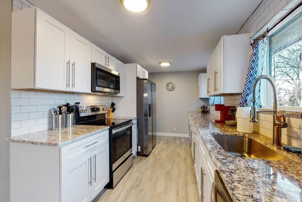 Large Remodeled Home With 5 Bedrooms 4 King Bed Centennial Exteriör bild