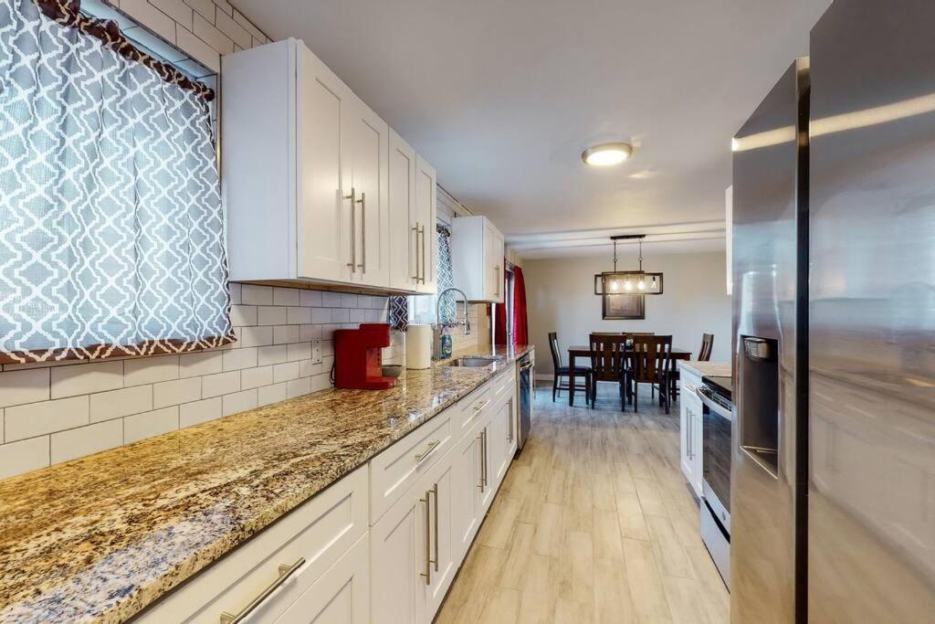 Large Remodeled Home With 5 Bedrooms 4 King Bed Centennial Exteriör bild