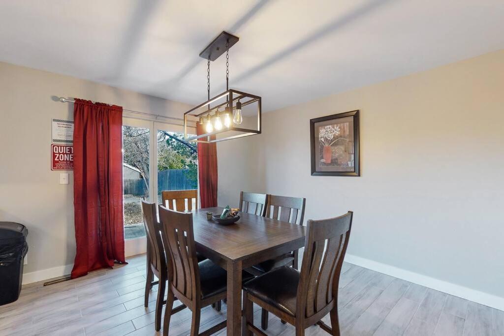 Large Remodeled Home With 5 Bedrooms 4 King Bed Centennial Exteriör bild