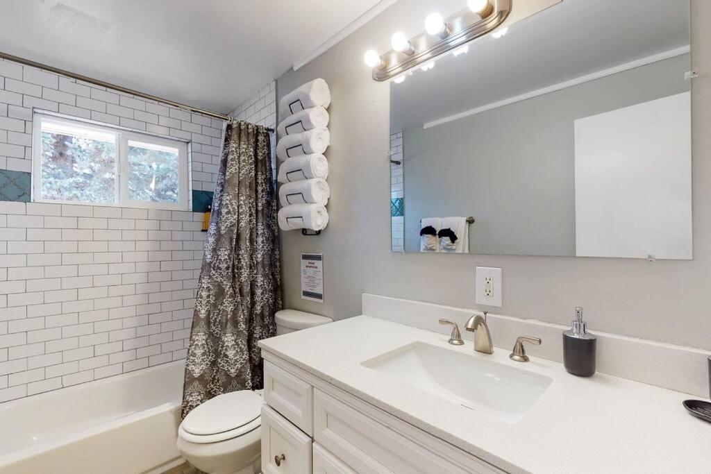 Large Remodeled Home With 5 Bedrooms 4 King Bed Centennial Exteriör bild