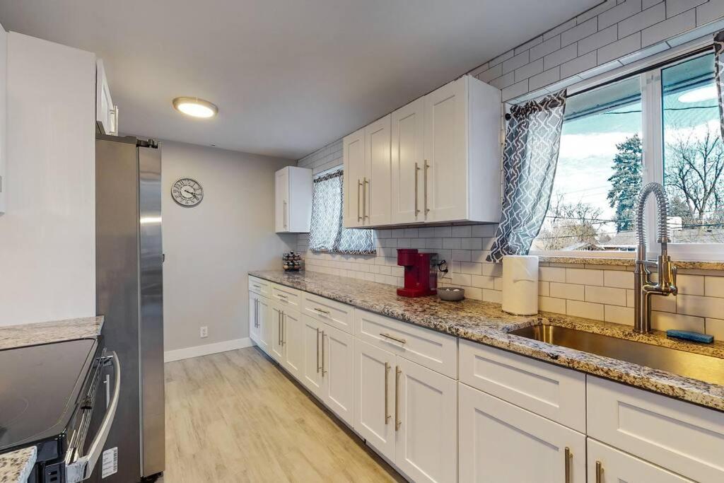 Large Remodeled Home With 5 Bedrooms 4 King Bed Centennial Exteriör bild